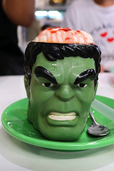 異想空間公仔主題餐廳：【台中美食】台中市異想空間Café.Burger.Toy公仔主題餐廳~各種主題餐點都蠻有特色的，電影迷還有公仔迷們，去巨星包場的用餐環境吃飯，視覺系的享受