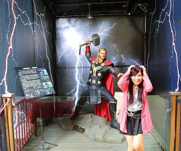 異想空間公仔主題餐廳：【台中美食】台中市異想空間Café.Burger.Toy公仔主題餐廳~各種主題餐點都蠻有特色的，電影迷還有公仔迷們，去巨星包場的用餐環境吃飯，視覺系的享受