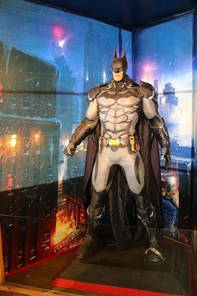 異想空間公仔主題餐廳：【台中美食】台中市異想空間Café.Burger.Toy公仔主題餐廳~各種主題餐點都蠻有特色的，電影迷還有公仔迷們，去巨星包場的用餐環境吃飯，視覺系的享受