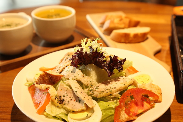 小銅鍋義式餐廳(德安誠品店)：[台南]浪漫約會 披薩燉飯義大利麵 經典舒芙蕾 小銅鍋義式餐廳(德安誠品店)