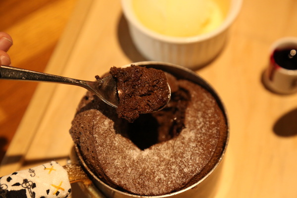 小銅鍋義式餐廳(德安誠品店)：[台南]浪漫約會 披薩燉飯義大利麵 經典舒芙蕾 小銅鍋義式餐廳(德安誠品店)