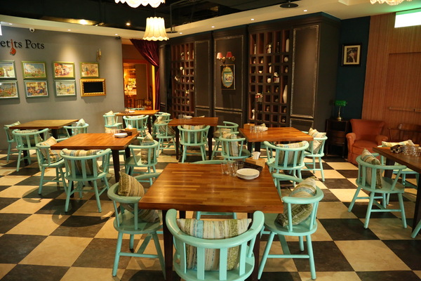 小銅鍋義式餐廳(德安誠品店)：[台南]浪漫約會 披薩燉飯義大利麵 經典舒芙蕾 小銅鍋義式餐廳(德安誠品店)