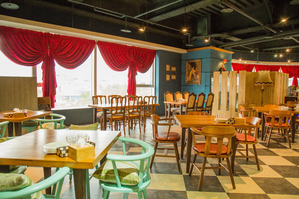 小銅鍋義式餐廳(德安誠品店)：[台南]浪漫約會 披薩燉飯義大利麵 經典舒芙蕾 小銅鍋義式餐廳(德安誠品店)