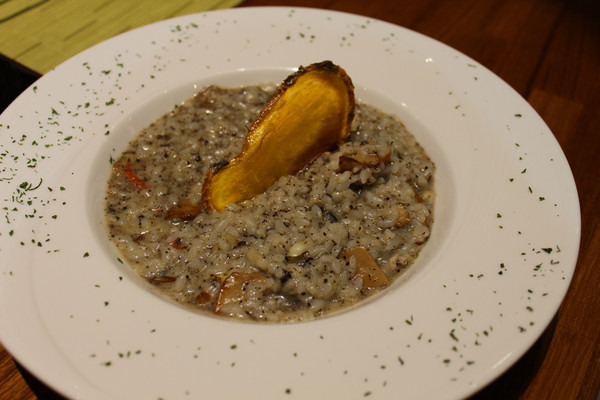 小銅鍋義式餐廳(德安誠品店)：[台南]經典舒芙蕾。義式料理 小銅鍋義式餐廳　