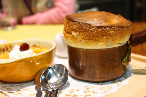 小銅鍋義式餐廳(德安誠品店)：[台南]經典舒芙蕾。義式料理 小銅鍋義式餐廳　