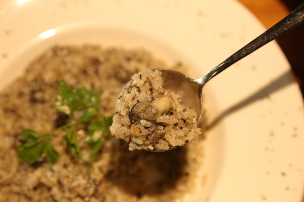 小銅鍋義式餐廳(德安誠品店)：[台南]浪漫約會 披薩燉飯義大利麵 經典舒芙蕾 小銅鍋義式餐廳(德安誠品店)