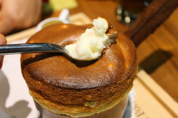 小銅鍋義式餐廳(德安誠品店)：[台南]經典舒芙蕾。義式料理 小銅鍋義式餐廳　