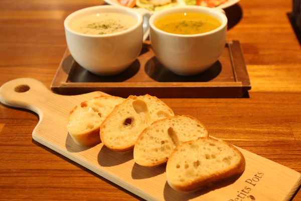 小銅鍋義式餐廳(德安誠品店)：[台南]浪漫約會 披薩燉飯義大利麵 經典舒芙蕾 小銅鍋義式餐廳(德安誠品店)