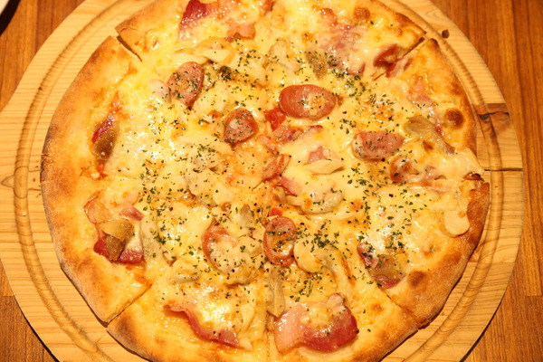 小銅鍋義式餐廳(德安誠品店)：[台南]浪漫約會 披薩燉飯義大利麵 經典舒芙蕾 小銅鍋義式餐廳(德安誠品店)