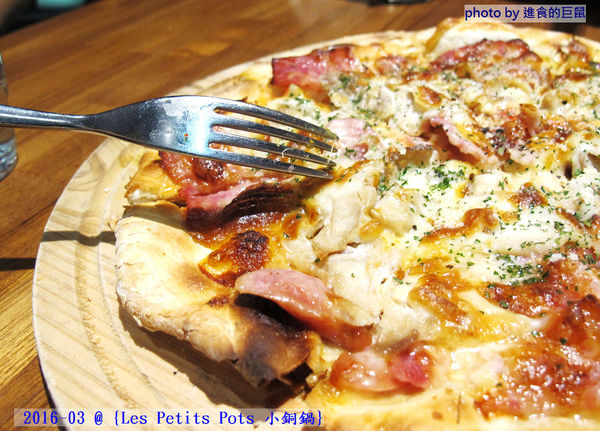 小銅鍋義式餐廳(德安誠品店):(台南。東區美食)『Les Petits Pots 小銅鍋』餐點精緻美味,環境舒適靜謐,讓你享受一段浪漫的好食光。/ 經典甜點(舒芙蕾)給您甜蜜又溫熱的味蕾享受!