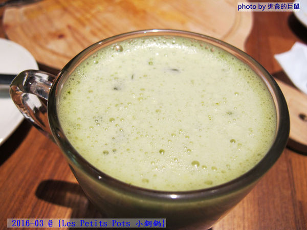 小銅鍋義式餐廳(德安誠品店):(台南。東區美食)『Les Petits Pots 小銅鍋』餐點精緻美味,環境舒適靜謐,讓你享受一段浪漫的好食光。/ 經典甜點(舒芙蕾)給您甜蜜又溫熱的味蕾享受!