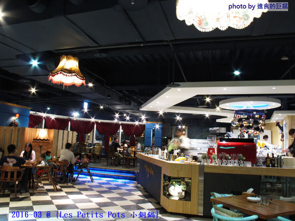 小銅鍋義式餐廳(德安誠品店):(台南。東區美食)『Les Petits Pots 小銅鍋』餐點精緻美味,環境舒適靜謐,讓你享受一段浪漫的好食光。/ 經典甜點(舒芙蕾)給您甜蜜又溫熱的味蕾享受!