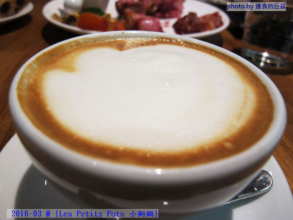 小銅鍋義式餐廳(德安誠品店):(台南。東區美食)『Les Petits Pots 小銅鍋』餐點精緻美味,環境舒適靜謐,讓你享受一段浪漫的好食光。/ 經典甜點(舒芙蕾)給您甜蜜又溫熱的味蕾享受!