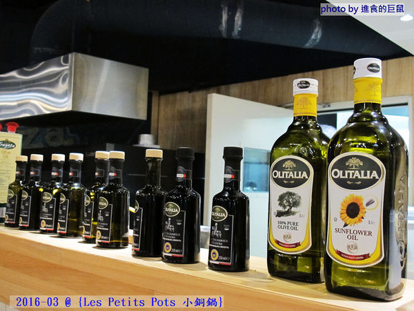 小銅鍋義式餐廳(德安誠品店):(台南。東區美食)『Les Petits Pots 小銅鍋』餐點精緻美味,環境舒適靜謐,讓你享受一段浪漫的好食光。/ 經典甜點(舒芙蕾)給您甜蜜又溫熱的味蕾享受!