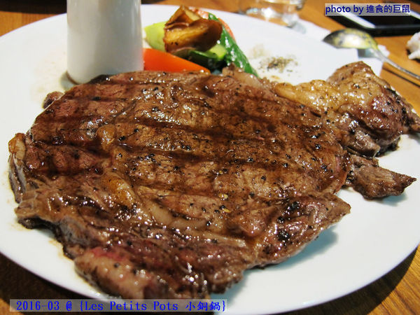 小銅鍋義式餐廳(德安誠品店):(台南。東區美食)『Les Petits Pots 小銅鍋』餐點精緻美味,環境舒適靜謐,讓你享受一段浪漫的好食光。/ 經典甜點(舒芙蕾)給您甜蜜又溫熱的味蕾享受!