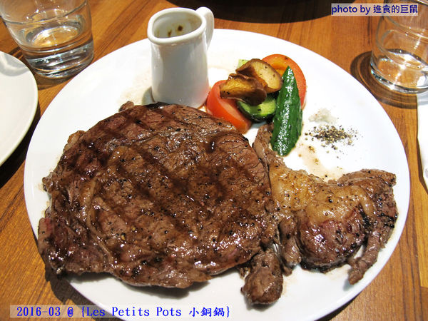 小銅鍋義式餐廳(德安誠品店):(台南。東區美食)『Les Petits Pots 小銅鍋』餐點精緻美味,環境舒適靜謐,讓你享受一段浪漫的好食光。/ 經典甜點(舒芙蕾)給您甜蜜又溫熱的味蕾享受!