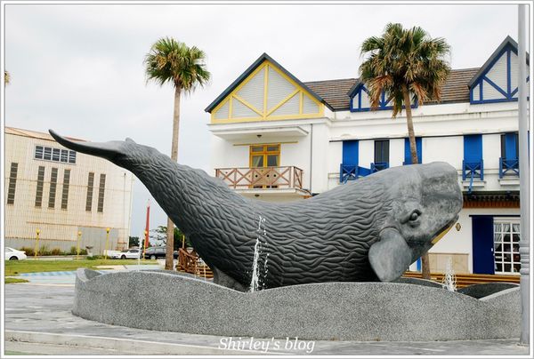 向日廣場:花蓮漁港賞鯨休閒碼頭