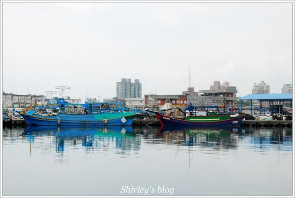 向日廣場:花蓮漁港賞鯨休閒碼頭