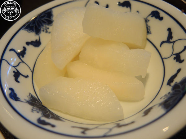 花蓮阿桂油飯(嚴玉桂食堂)：呷飽祙【花蓮･阿桂油飯】懷舊店面裡吃油飯配麵線