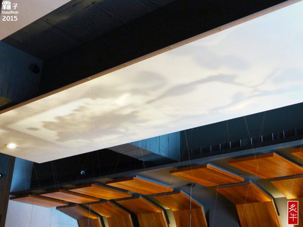 炙牛食創堂Flaming Bull:炙牛食創堂,一碗麵裡有炙燒肉片還有軟嫩的牛肉塊,雙重享受的牛肉麵!