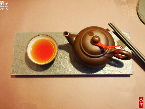 炙牛食創堂Flaming Bull:炙牛食創堂,一碗麵裡有炙燒肉片還有軟嫩的牛肉塊,雙重享受的牛肉麵!