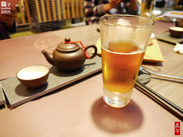 炙牛食創堂Flaming Bull:炙牛食創堂,一碗麵裡有炙燒肉片還有軟嫩的牛肉塊,雙重享受的牛肉麵!