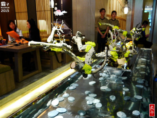 炙牛食創堂Flaming Bull:炙牛食創堂,一碗麵裡有炙燒肉片還有軟嫩的牛肉塊,雙重享受的牛肉麵!