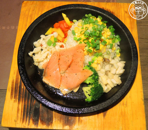 炙牛食創堂Flaming Bull：呷飽祙【台中西區･炙牛食創堂 Flaming Bull】宴客級的台灣美味