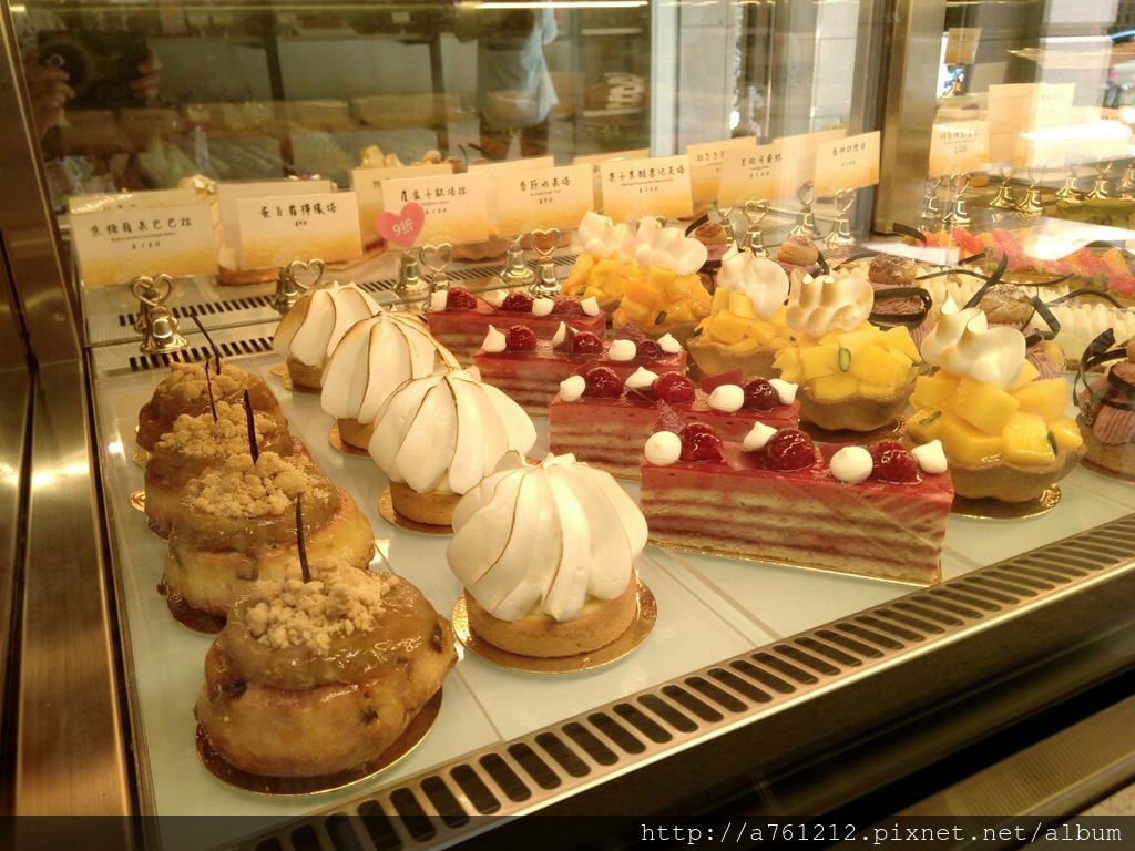 甜點櫃2.jpg