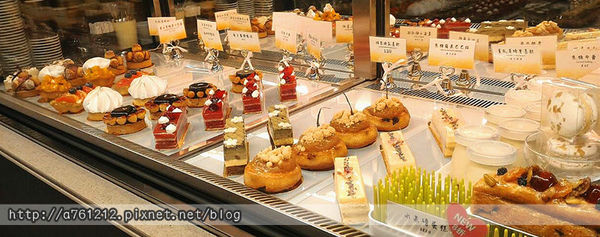 甜點櫃4.jpg