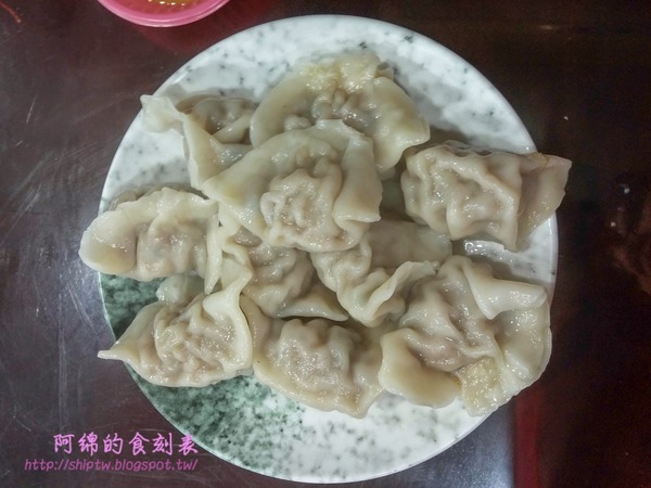 北一水餃：桃園市龜山區 [北一水餃]  大口吃特製沾醬水餃