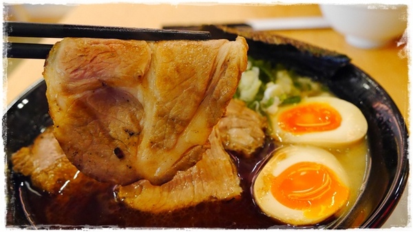 世田谷拉麵：【台北◍•ᴗ•◍東區】美食・せたが屋　世田谷拉麵　忠孝店食記✯捷運忠孝敦化站｜叉燒的極致美味，東區216巷戰區中的新拉麵店