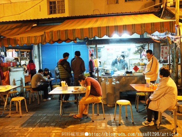 阿田麵攤:【美食特搜。台南新市區】阿田麵攤。廟前無招牌小麵攤 藏不住的傳統低調美味