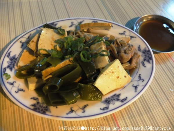 阿田麵攤:【美食特搜。台南新市區】阿田麵攤。廟前無招牌小麵攤 藏不住的傳統低調美味