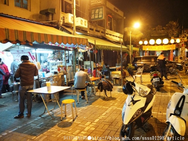 阿田麵攤:【美食特搜。台南新市區】阿田麵攤。廟前無招牌小麵攤 藏不住的傳統低調美味