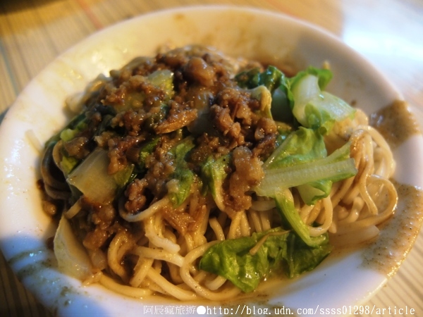 阿田麵攤:【美食特搜。台南新市區】阿田麵攤。廟前無招牌小麵攤 藏不住的傳統低調美味