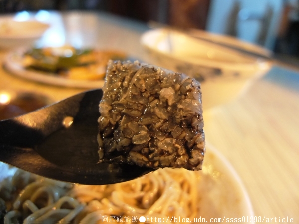 阿田麵攤:【美食特搜。台南新市區】阿田麵攤。廟前無招牌小麵攤 藏不住的傳統低調美味