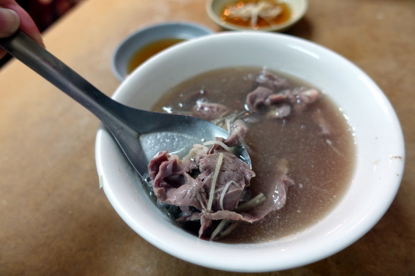 阿明豬心:(胖樺食記)台南中西區必吃美食小吃「阿明豬心冬粉」,好吃到排隊一個半小時都甘願/保安路/豬腳/豬肝湯
