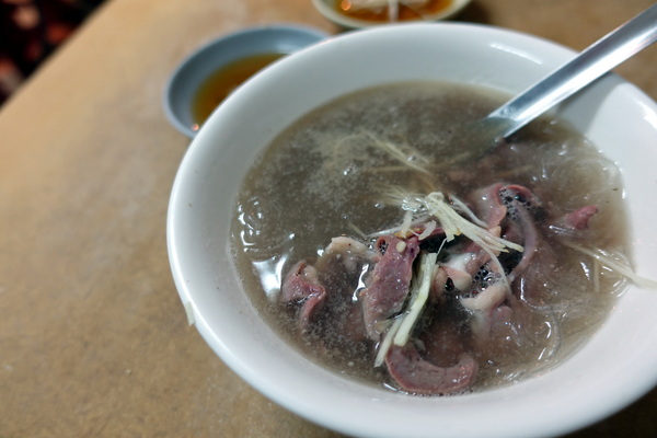 阿明豬心:(胖樺食記)台南中西區必吃美食小吃「阿明豬心冬粉」,好吃到排隊一個半小時都甘願/保安路/豬腳/豬肝湯