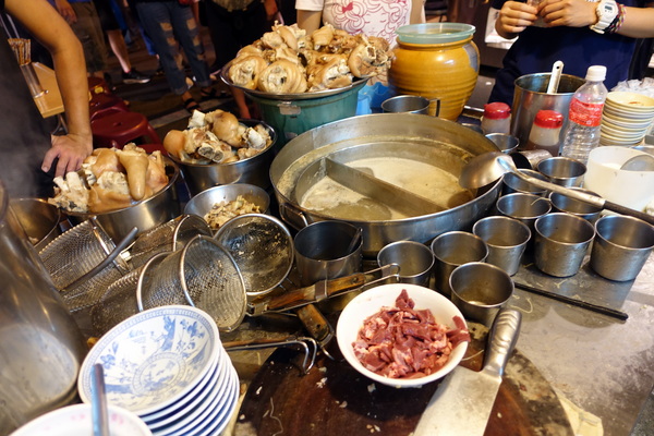 阿明豬心:(胖樺食記)台南中西區必吃美食小吃「阿明豬心冬粉」,好吃到排隊一個半小時都甘願/保安路/豬腳/豬肝湯