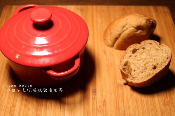 tame moose：台北，中山人氣名店『tame moose』療癒焙鍋鬆餅/大眼怪拉花/巷弄排隊美食