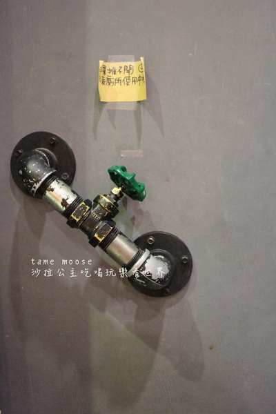 tame moose：台北，中山人氣名店『tame moose』療癒焙鍋鬆餅/大眼怪拉花/巷弄排隊美食