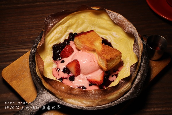 tame moose：台北，中山人氣名店『tame moose』療癒焙鍋鬆餅/大眼怪拉花/巷弄排隊美食