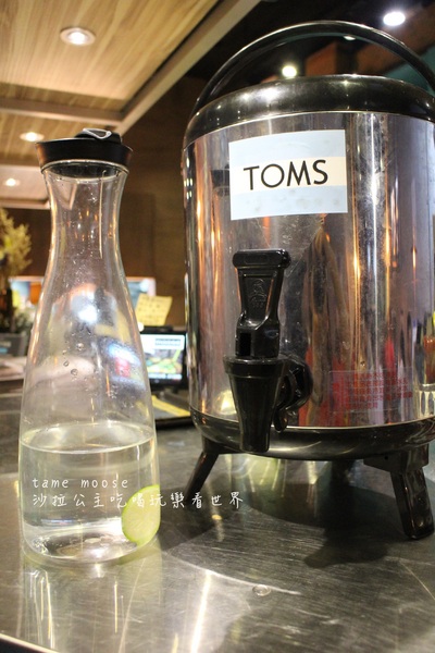 tame moose：台北，中山人氣名店『tame moose』療癒焙鍋鬆餅/大眼怪拉花/巷弄排隊美食