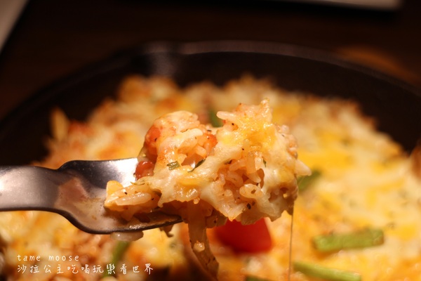 tame moose：台北，中山人氣名店『tame moose』療癒焙鍋鬆餅/大眼怪拉花/巷弄排隊美食