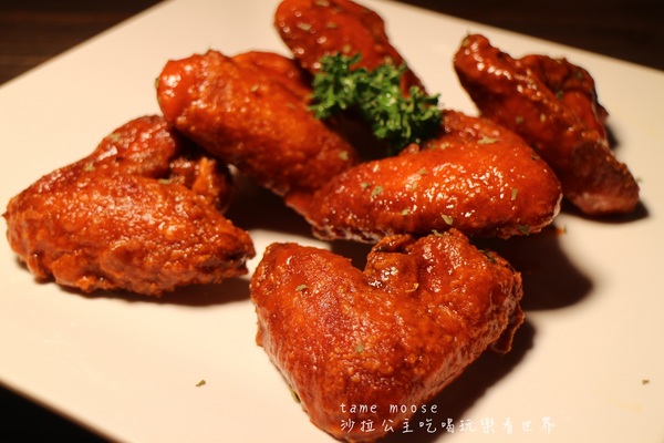 tame moose：台北，中山人氣名店『tame moose』療癒焙鍋鬆餅/大眼怪拉花/巷弄排隊美食