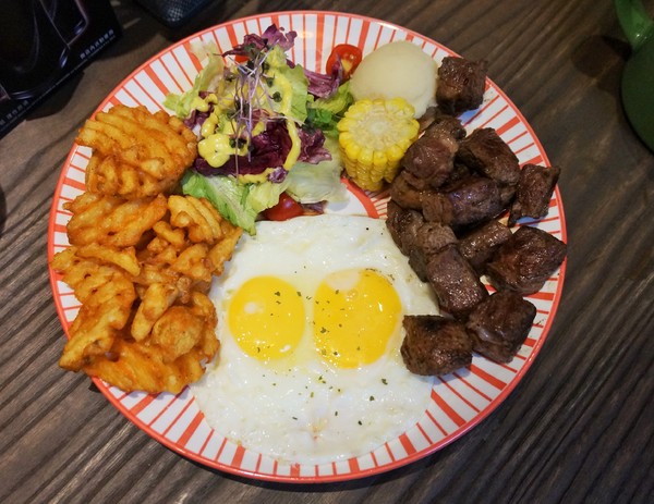 tame moose：中山站風格小餐館 - 泰姆 tame moose：早午餐/焙鍋鬆餅/甜點/大眼怪歐蕾~//內有APP專屬優惠喔!!