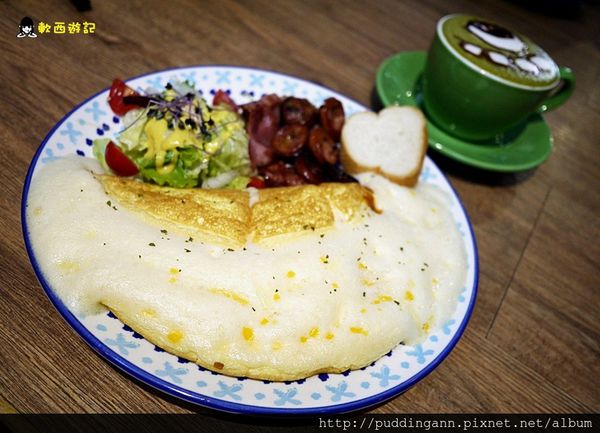 P1370953鬆餅幕斯歐姆雷早午餐.JPG