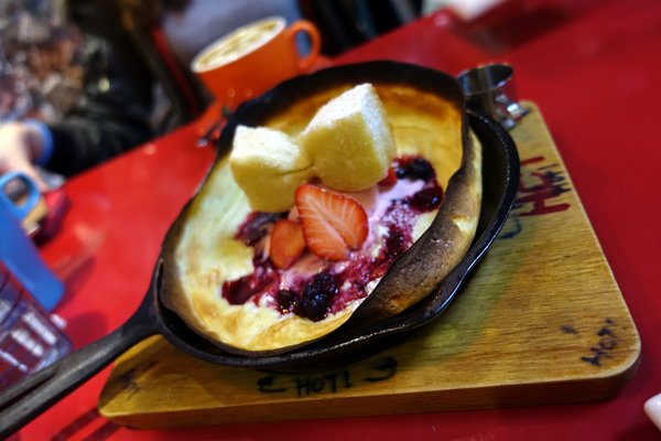 tame moose:(胖樺食記)捷運中山站下午茶”tame moose泰姆西餐小館”,可愛大眼怪/三眼怪抹茶拿鐵可愛獨特,焙鍋鬆餅創意十足