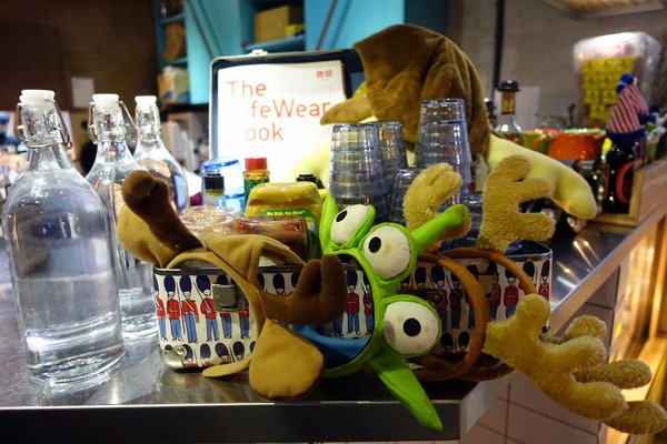 tame moose:(胖樺食記)捷運中山站下午茶”tame moose泰姆西餐小館”,可愛大眼怪/三眼怪抹茶拿鐵可愛獨特,焙鍋鬆餅創意十足